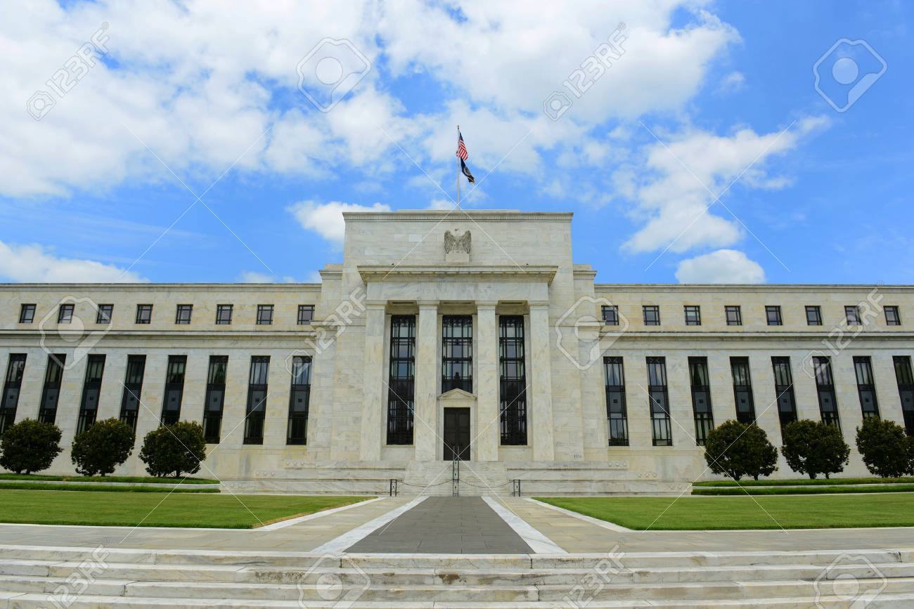 연방 준비 제도 이사회 건물은 연방 준비 제도와 12 연방 준비 은행, 미국 워싱턴 DC의 본사입니다. 로열티 무료 사진, 그림,  이미지 그리고 스톡포토그래피. Image 68011587