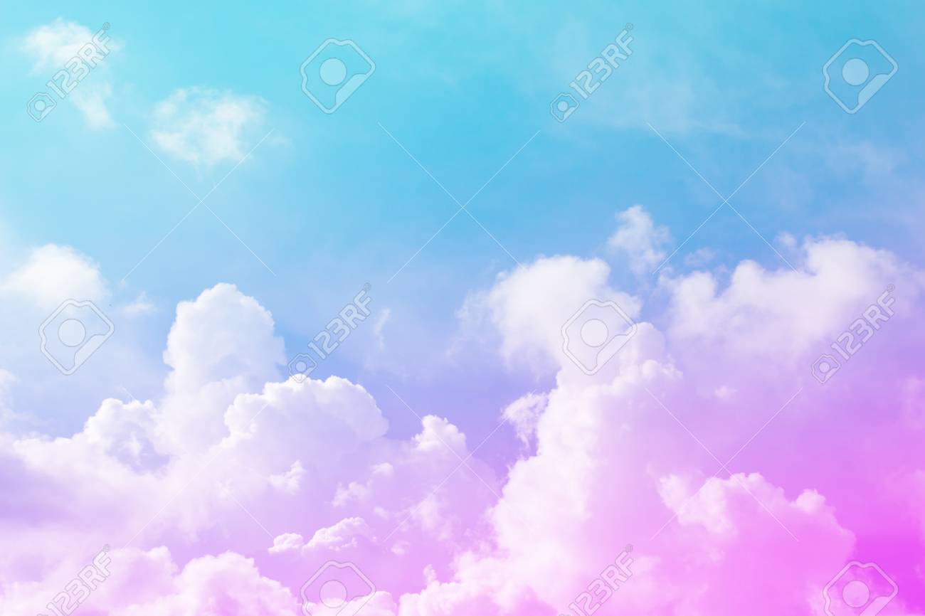 雲と空とパステル カラーの背景 の写真素材 画像素材 Image