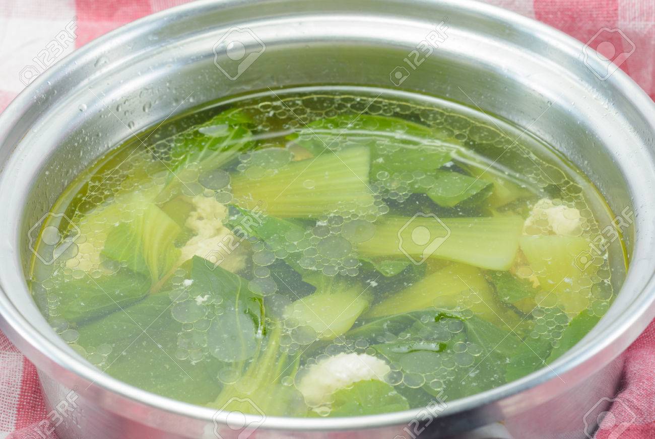 Asia Food Bok Choy Chou Chinois Soupe De Legumes En Pot Sur Fond