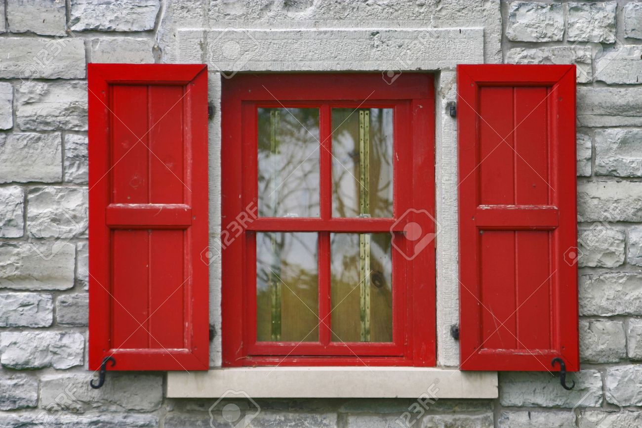 6 Fenêtres En Verre Cintré Dans Un Mur En Brique Rouge Image stock - Image  du pierre, décoration: 215153993