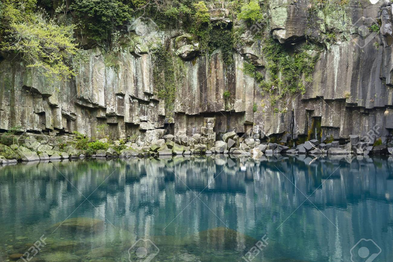 天帝淵第 1 カスケード 3 滝 Cheonjeyoen 滝 神の池という意味 で構成されます の写真素材 画像素材 Image
