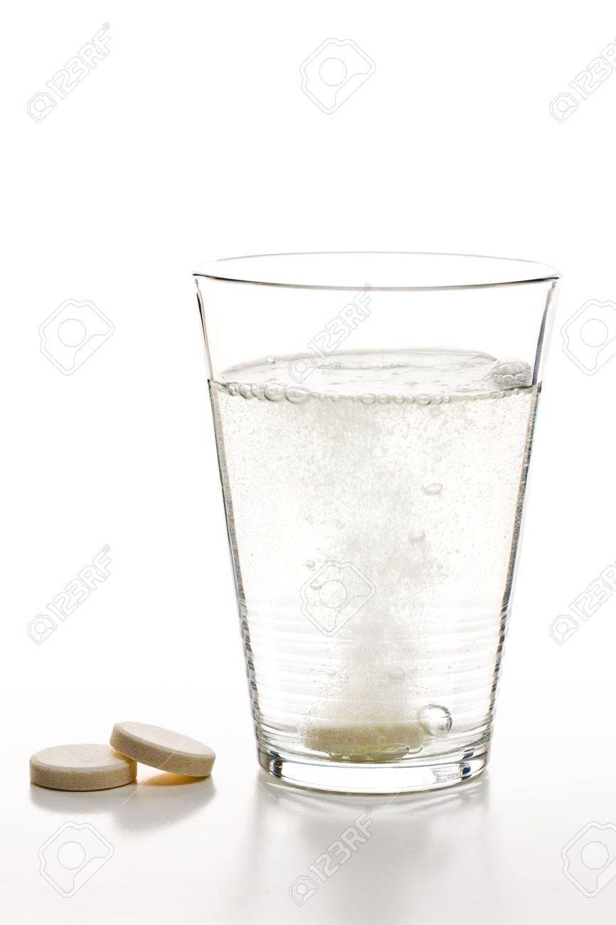 the effervescent tablets and glass with water - 9086889 the effervescent tablets and glass with water - 9086889