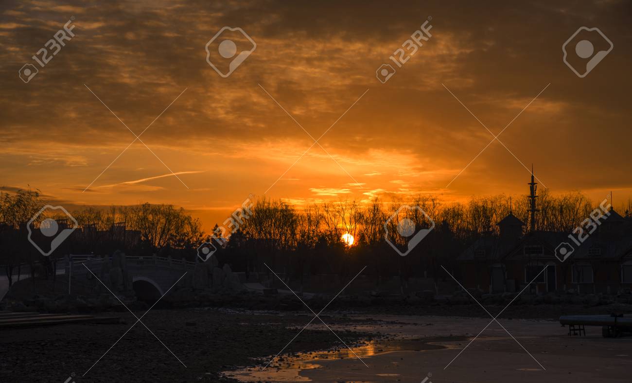 朝焼け の写真素材 画像素材 Image