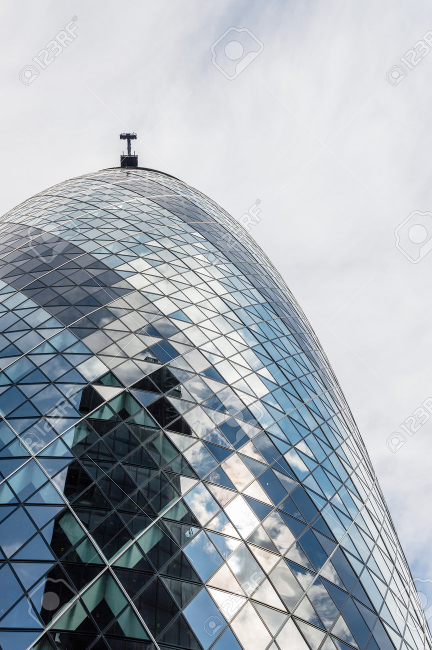 ロンドン イギリス 15 年 8 月 21 日 ガーキン タワー詳細デザイナー建築家ノーマン フォスターによって It S 保険会社の本社 の写真素材 画像素材 Image
