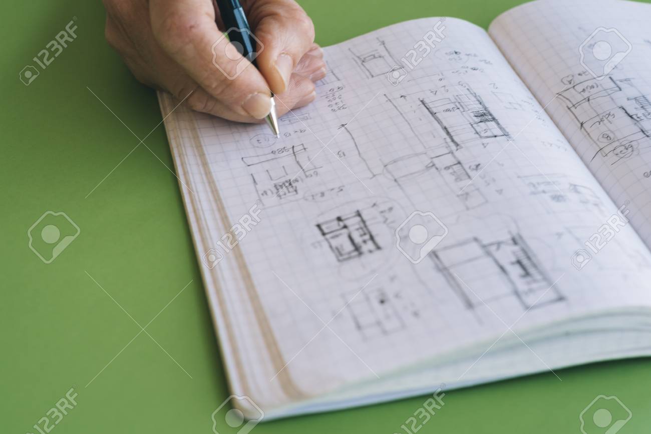 建築家はスケッチを描く作業を行います の写真素材 画像素材 Image 建築家はスケッチを描く作業を行います の写真素材 画像素材 Image