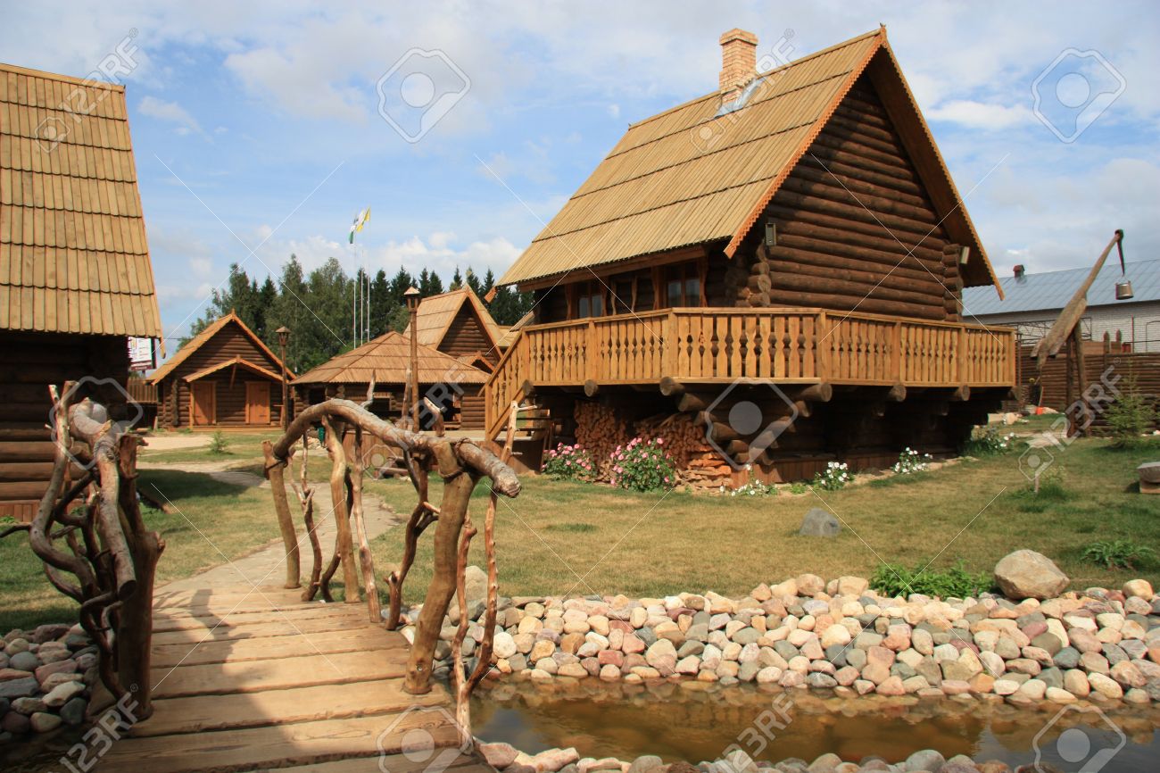 ロシアの伝統的な木造建築テーマ村の の写真素材 画像素材 Image ロシアの伝統的な木造建築テーマ村の の写真素材 画像素材 Image