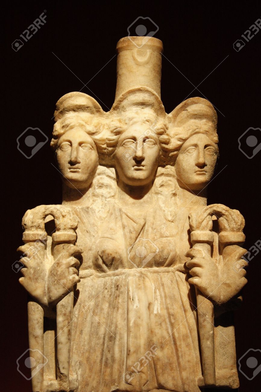 ヘカテの考古学的な博物館のアンタルヤ トルコの女神アンティーク大理石の彫刻 の写真素材 画像素材 Image