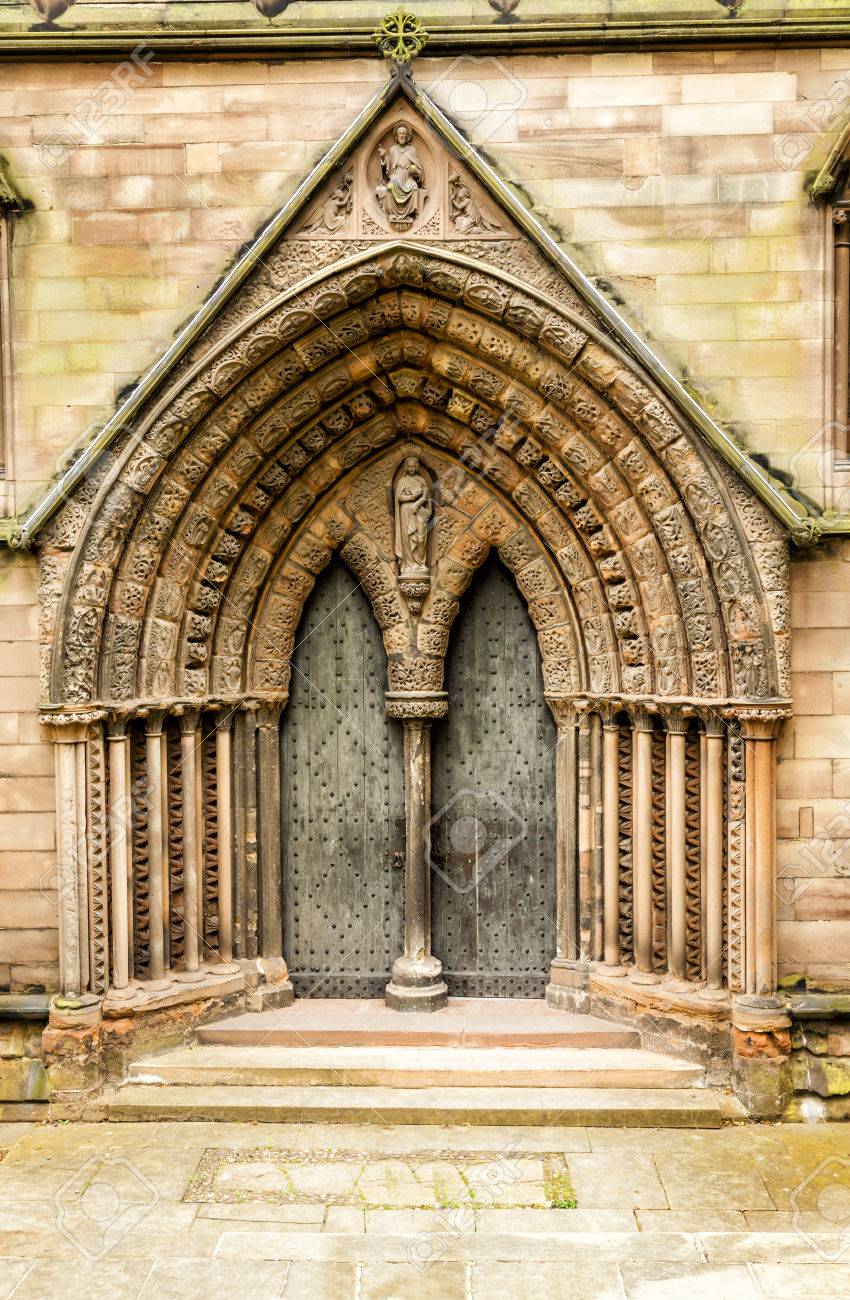 中世の大聖堂の扉 イギリス ヨーロッパ の写真素材 画像素材 Image
