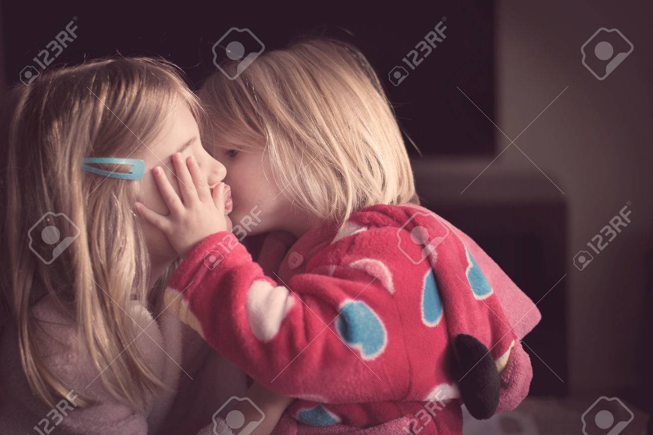 姉妹愛 の写真素材 画像素材 Image 姉妹愛 の写真素材 画像素材 Image