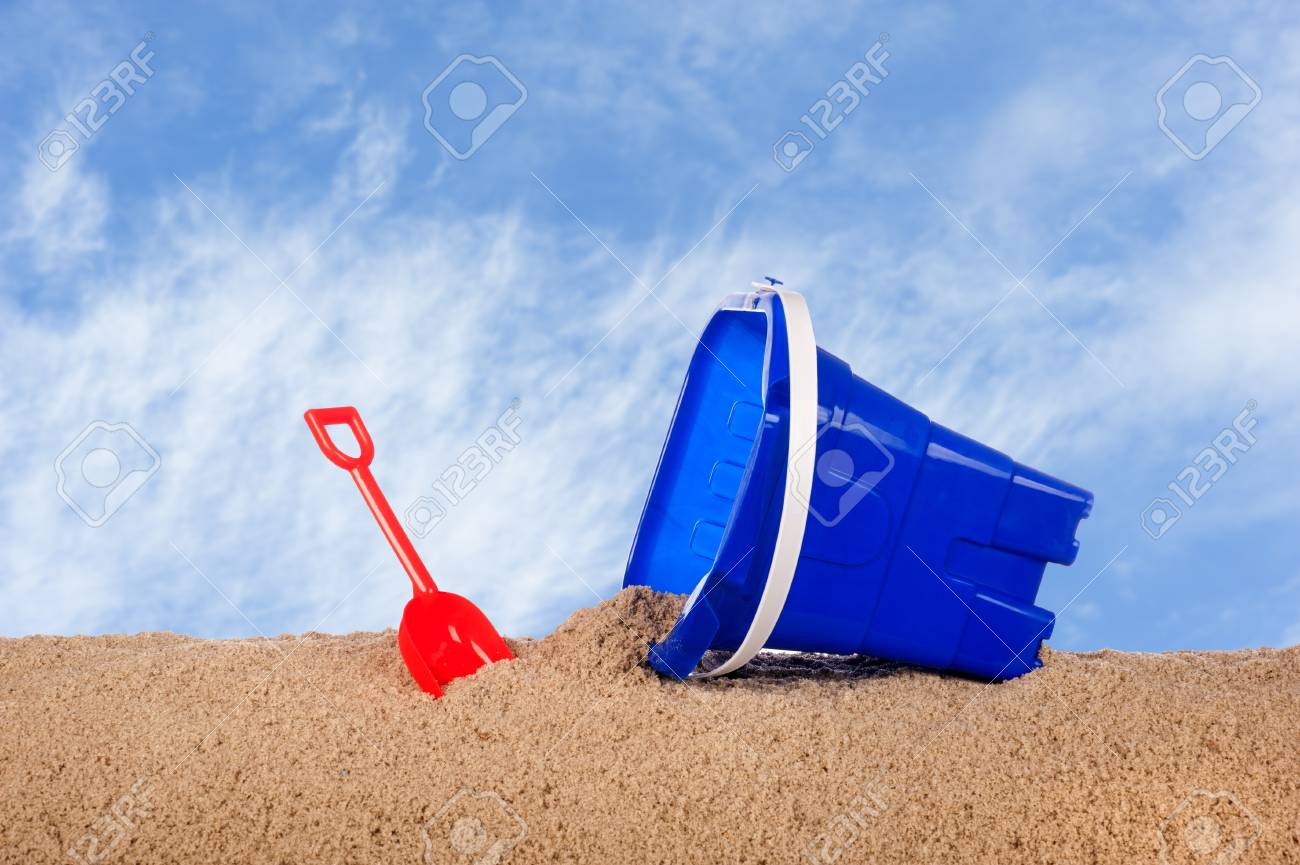 blue beach bucket
