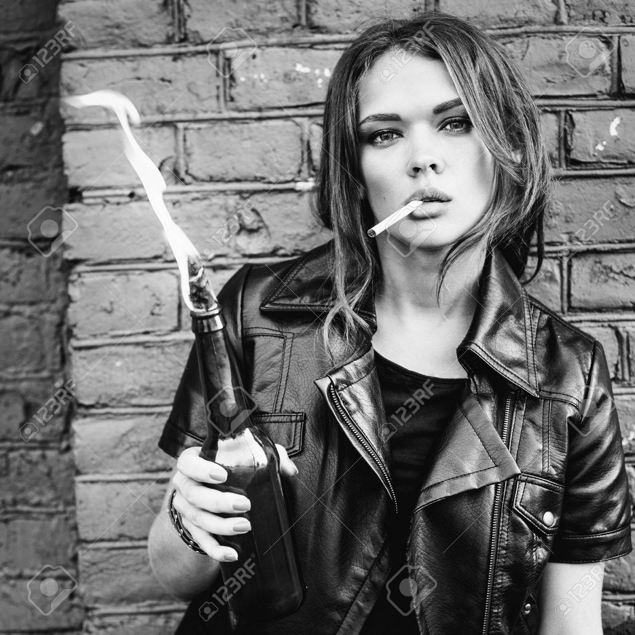 Girl outdoor smoking Porn nude Girl outdoor smoking