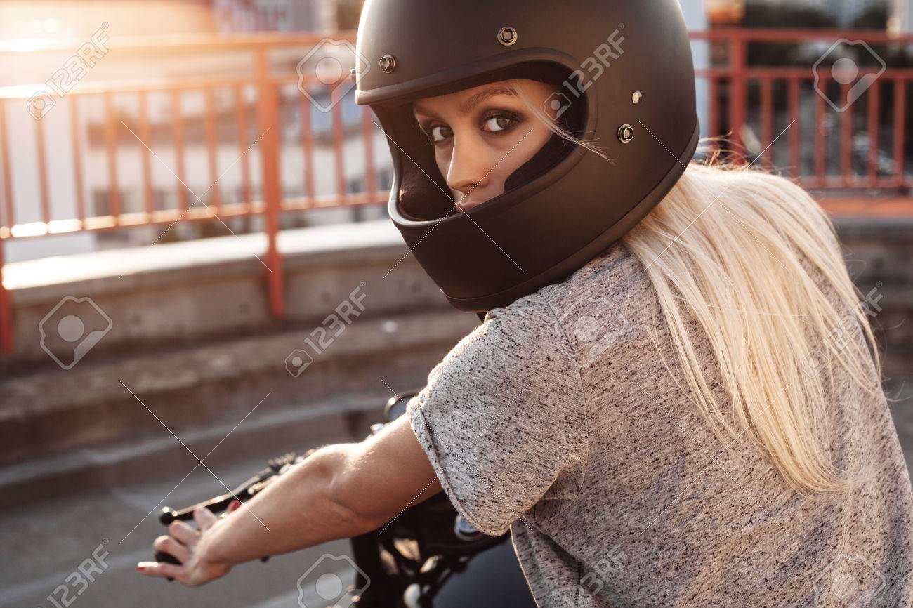Femme Fille De Motard Noir Casque Intégral Visage De Moto Jeune