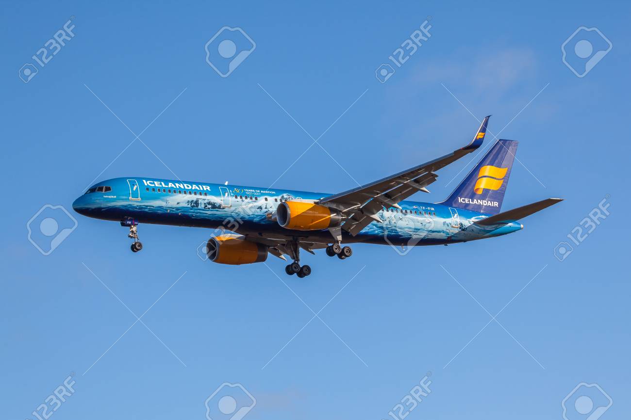 アイスランド アイスランド航空アプローチ Kef 国際空港からアイスランド 17 年 9 月 28 日 ボーイング 757 0 の写真素材 画像素材 Image アイスランド アイスランド航空アプローチ Kef 国際空港からアイスランド 17 年 9 月 28 日 ボーイング 757 0 の写真素材 画像素材 Image