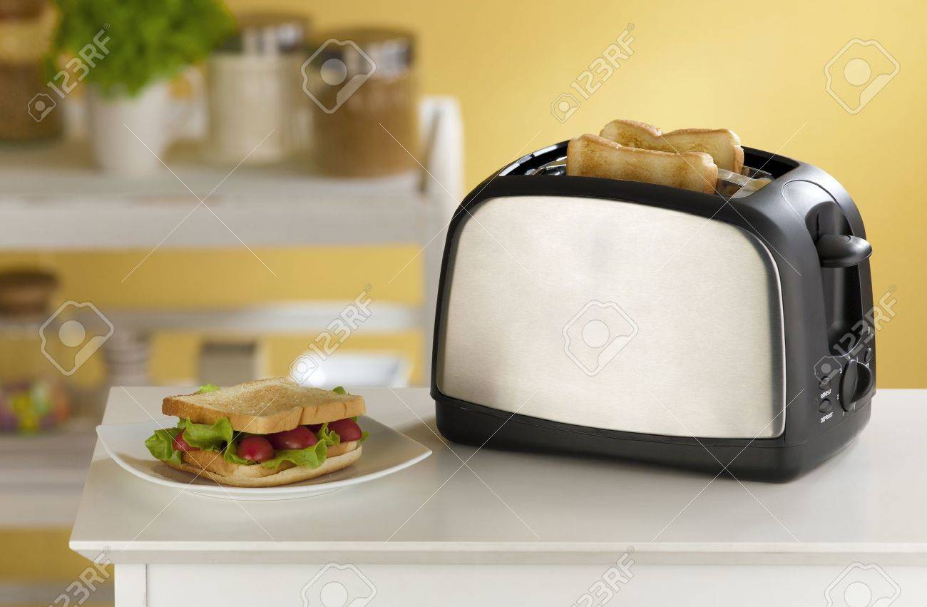 тостер goodhelper et-102. тостер 2021 год. тостер krups 156 toastcontrol chrome c. выбор тостера для дома. тостер с поддоном.