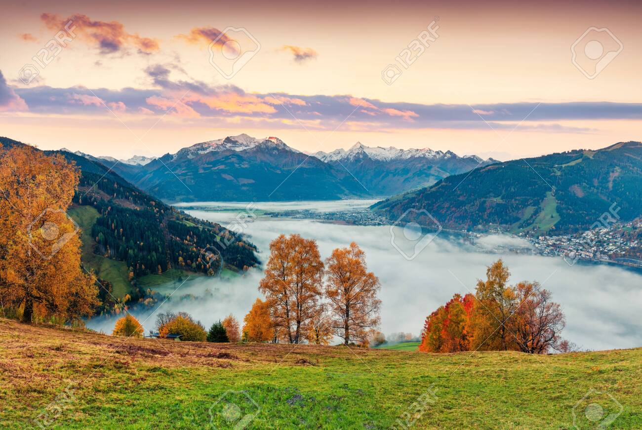 Splendid View Of Zell Lake. Impressive Autumn Sunrise Of Austrian Town - Zell  Am See, South Of The City Of Salzburg. Beauty Of Nature Concept Background.  Stock Photo, Picture and Royalty Free, image size:1300x871
