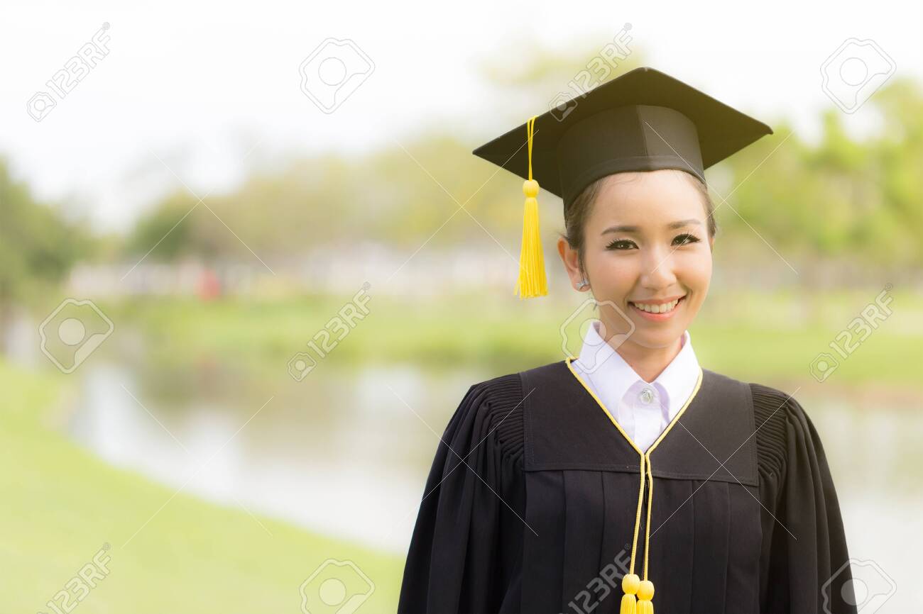Attractive Asian Women Graduate pic