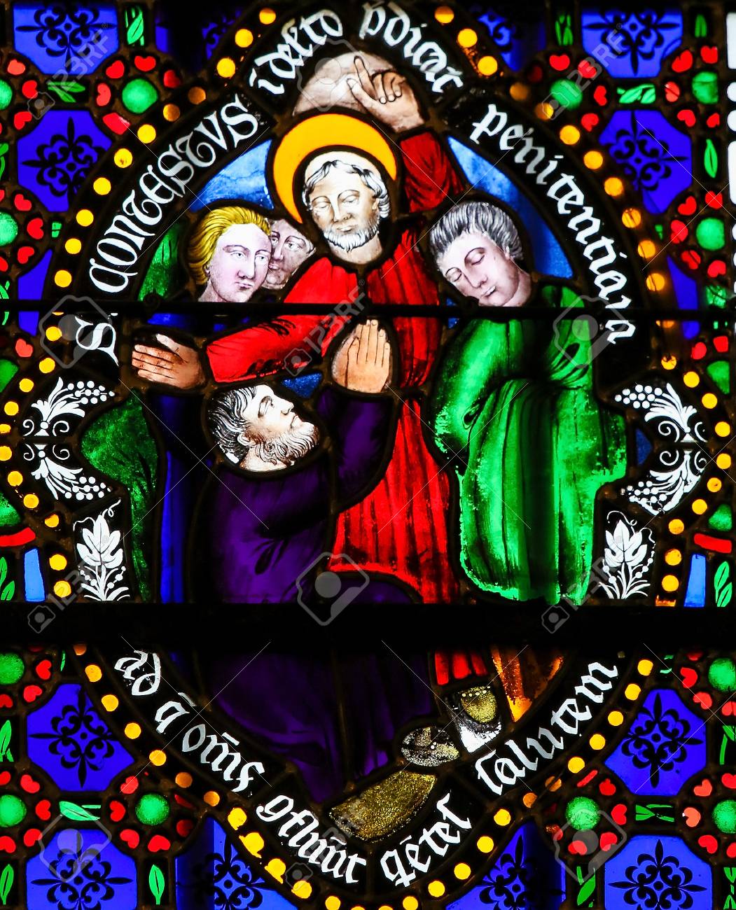 大聖堂のバイユー フランスの Conteste または Contentius バイユーとキリスト教の聖人の 5 世紀の司教によって奇跡を描いたステンド グラスの窓 の写真素材 画像素材 Image 66236816