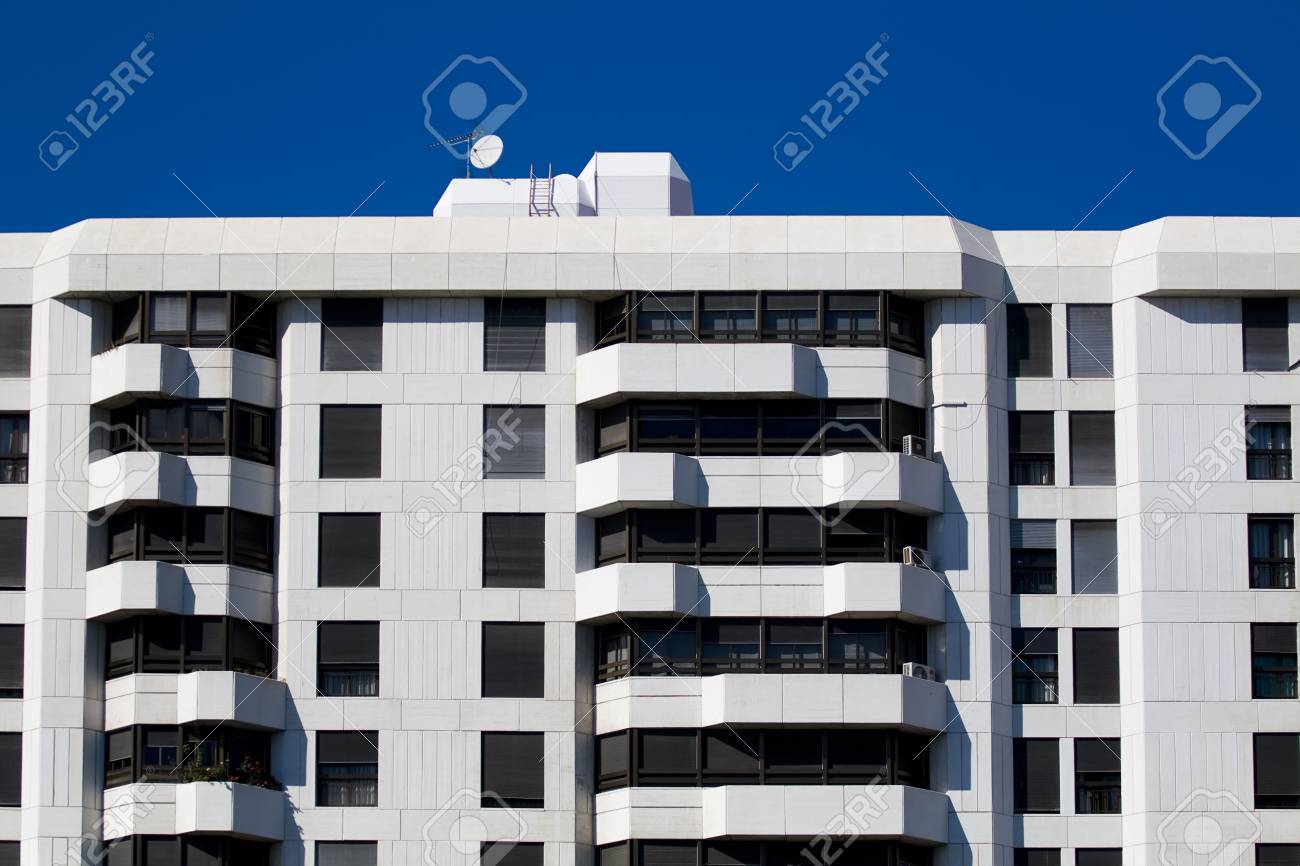 高級マンションの建物のファサード の写真素材 画像素材 Image