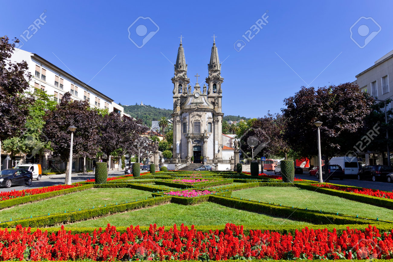 ノッサ セニョーラ ダ コンソラサオン E ドス サントス パソス教会ポルトガル ギマランイス ユネスコ世界遺産で別名サン息子ガルター教会 の写真素材 画像素材 Image 26833287