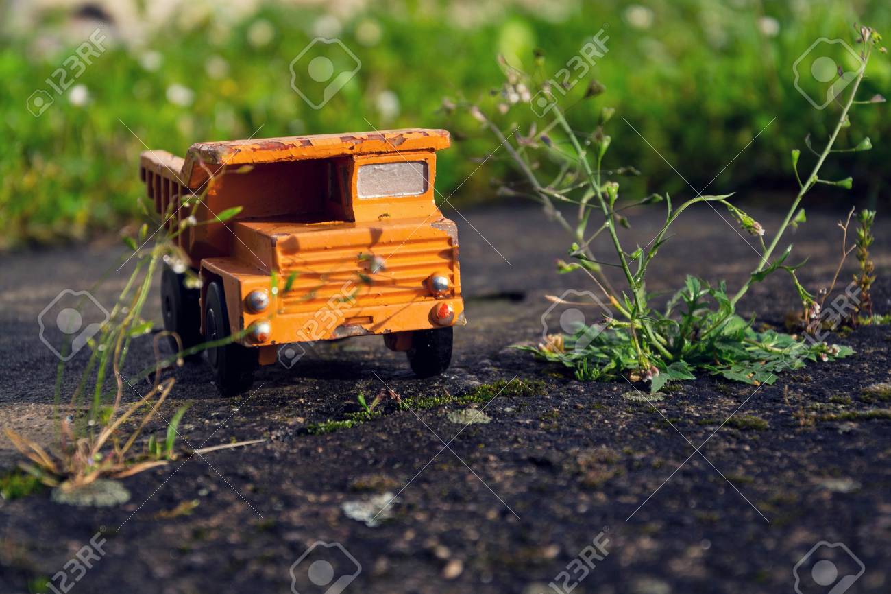 Juguete Hierba En Camión Del Verde Naranja Filtrado Coche De Vintage qAjL54Rc3