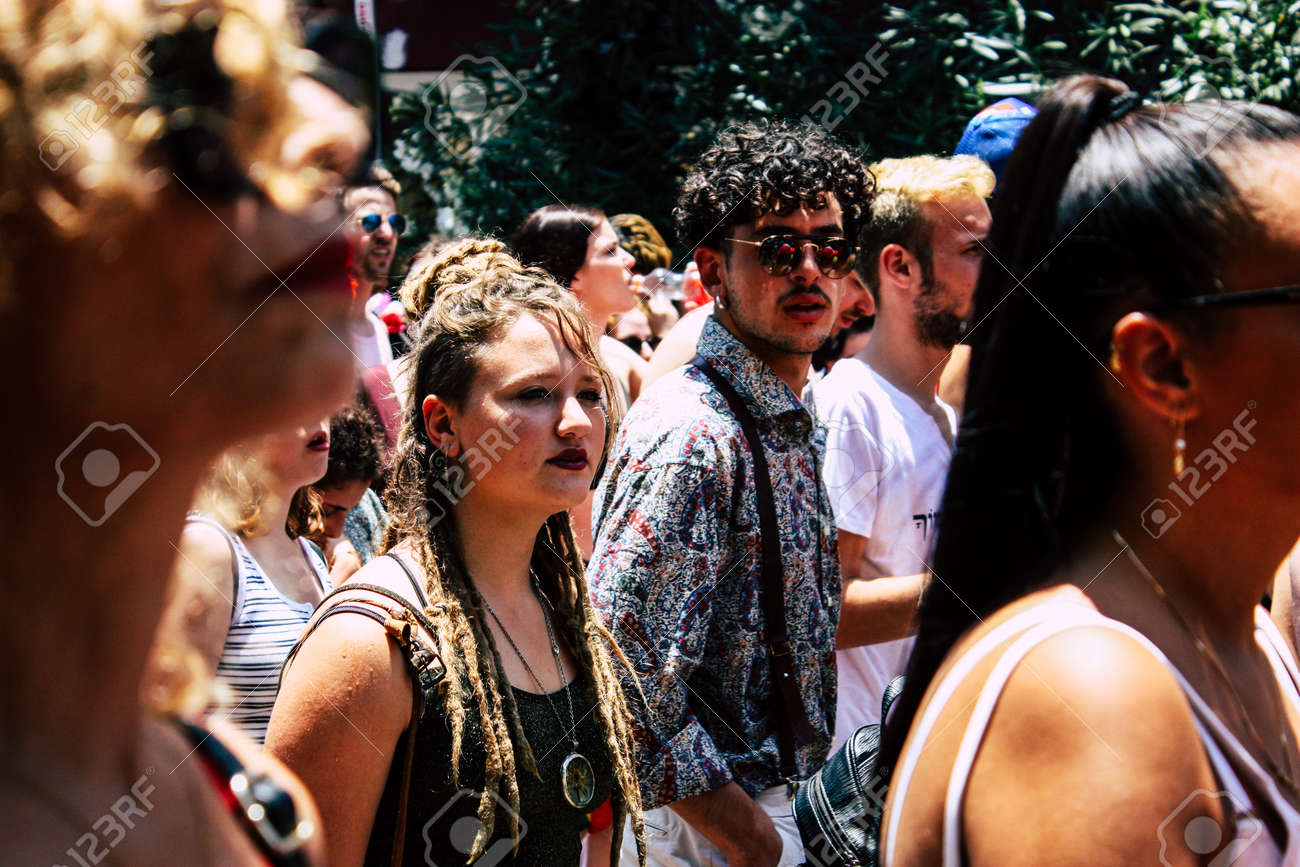 Moyaklar bilan oynash porno