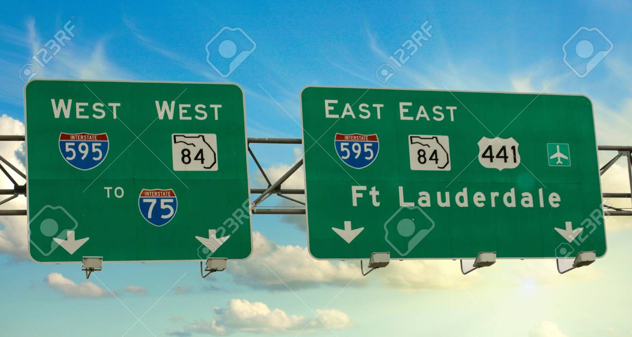 アメリカの高速道路の道路標識の写真素材・画像素材 Image 14334456