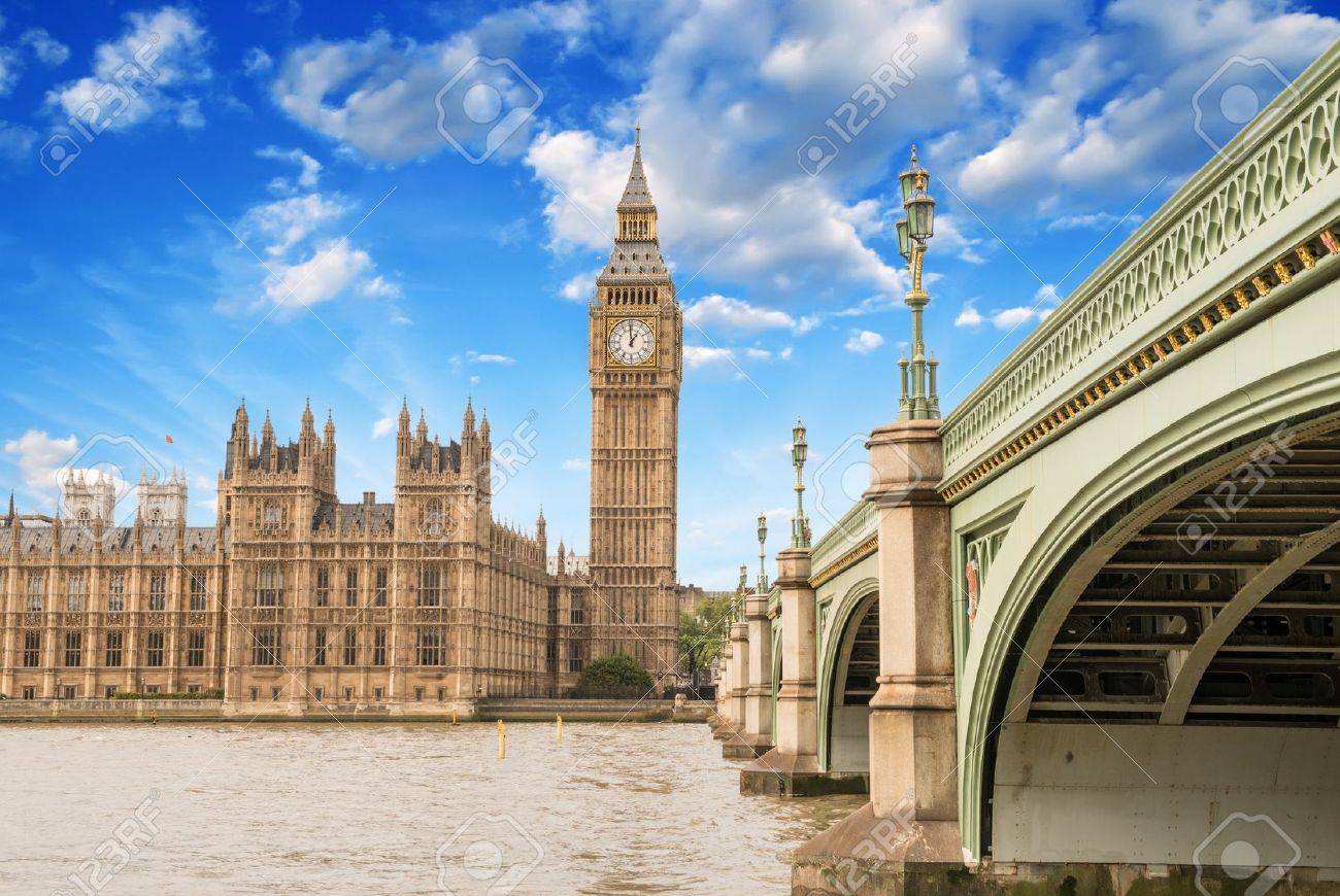 ビッグベンとウェストミン スター宮殿ブリッジとテムズ川のロンドンの風景です の写真素材 画像素材 Image