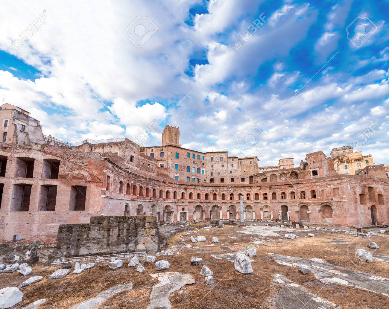 トラヤヌスの市場 インペリアル フォーラム ローマ イタリア の写真素材 画像素材 Image
