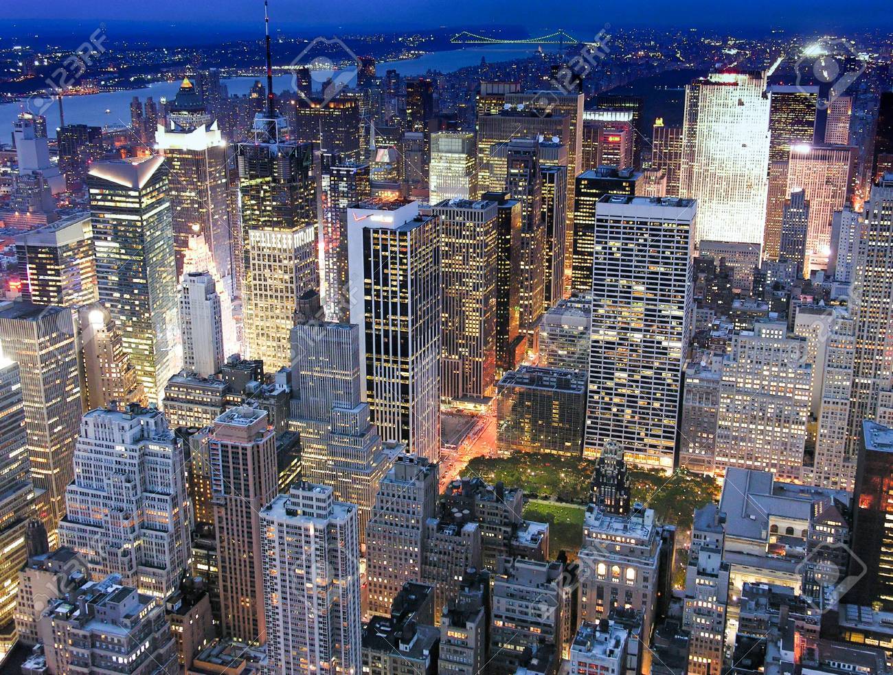 ニューヨーク エンパイアステートビルからの夜景 の写真素材 画像素材 Image
