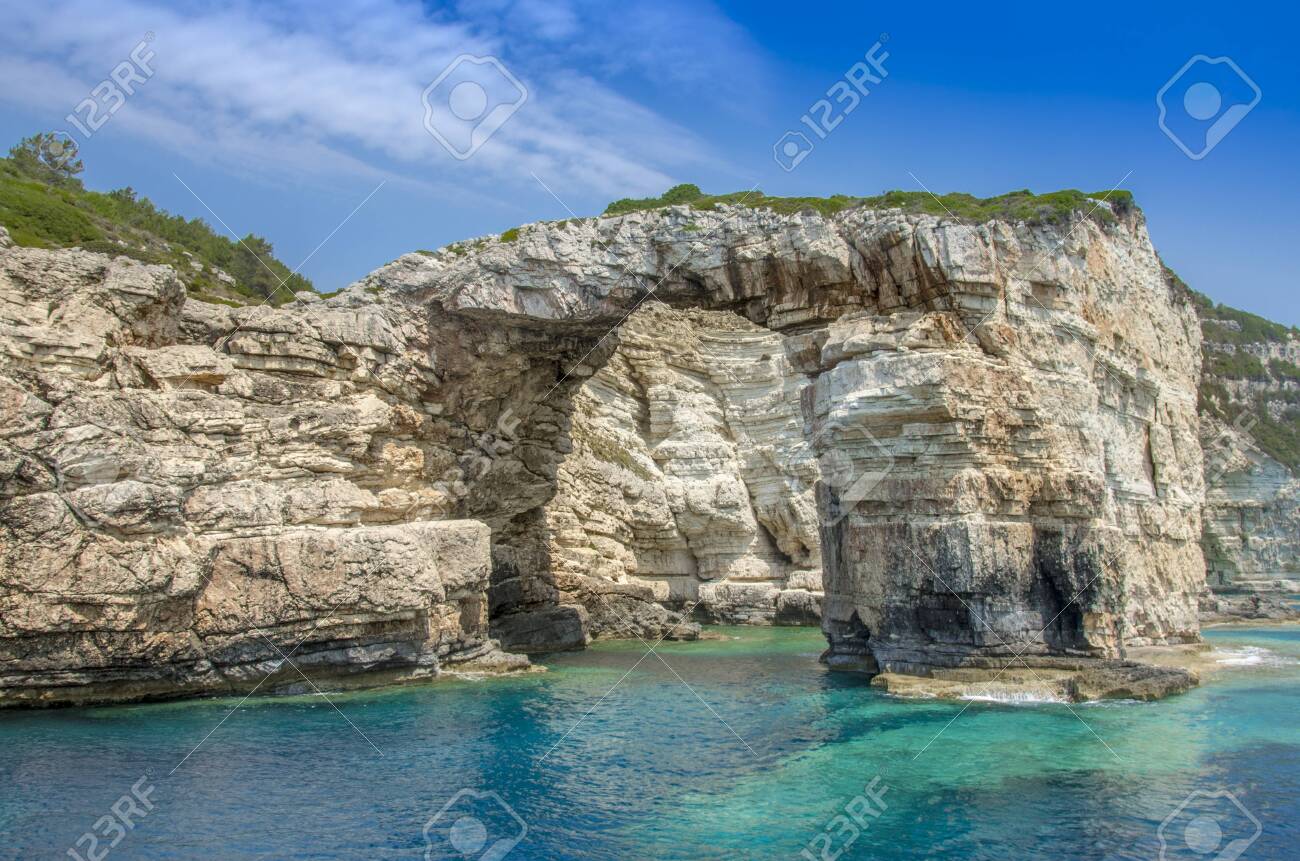 Kamara Tripitos Arch Paxos Island A Greece A Ionian Sea Lizenzfreie Fotos Bilder Und Stock Fotografie Image 134460787