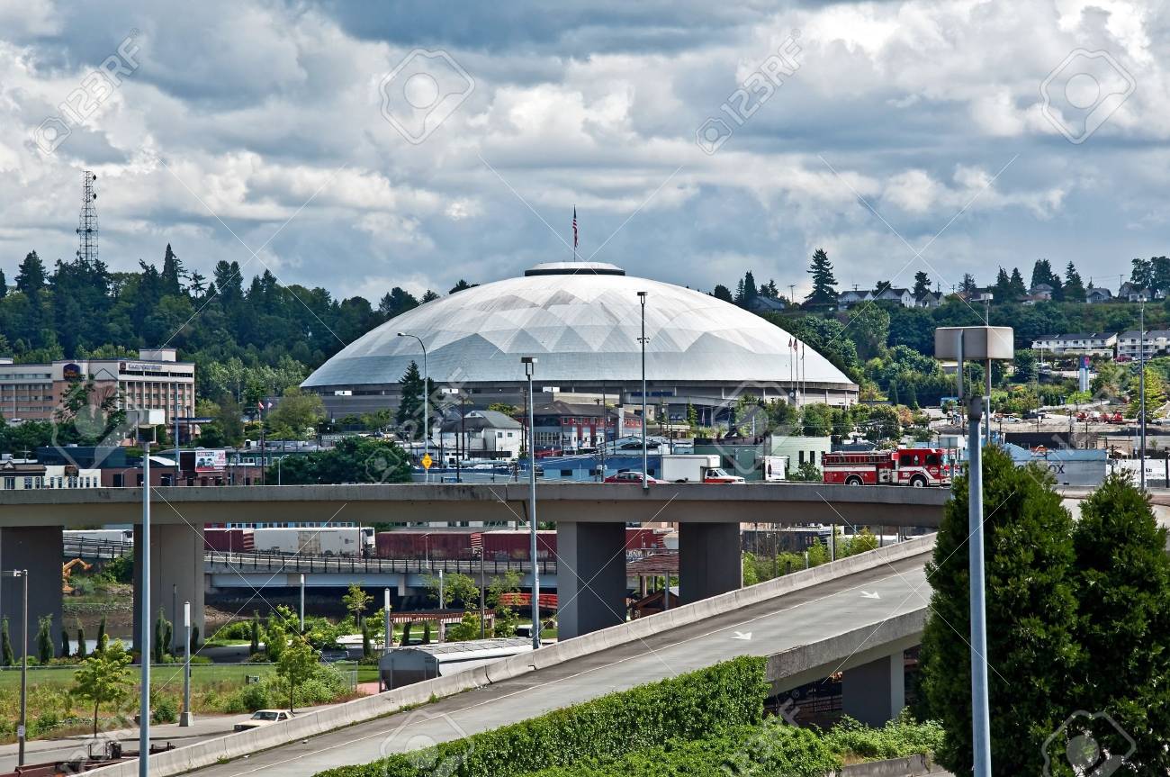 タコマ ワシントン州ですか 6 月 14 日 タコマ ドーム 世界で最大の木のドームの構造の 1 つであり 1990年親善大会を開催しました 多くのイベントをホストの主要な会場の継続されます 11 年 6 月 14 日撮影 の写真素材 画像素材 Image