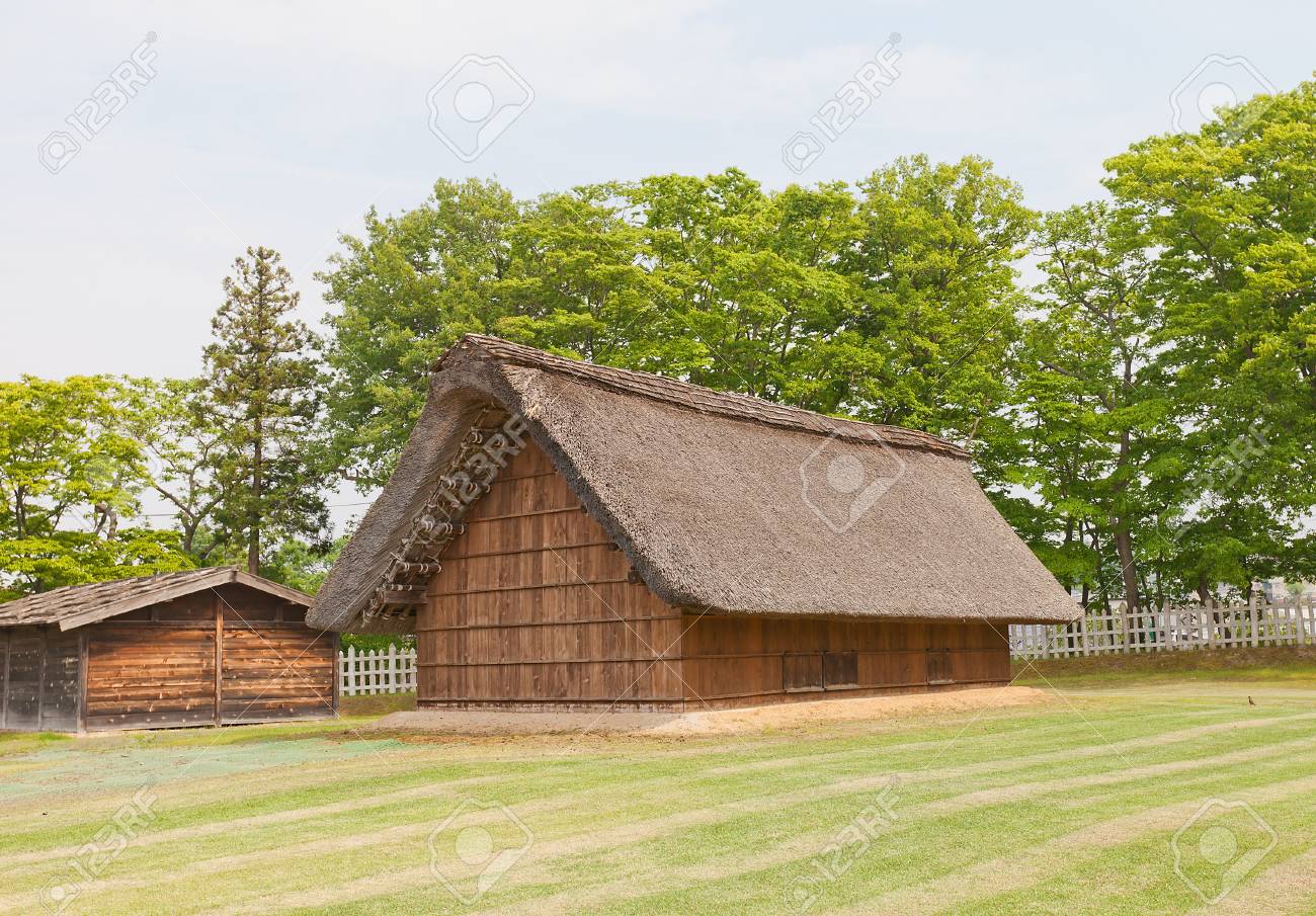 八戸市 日本 17 年 5 月 23 日 八戸県 Ne 城の鍛冶屋の建物を再建しました 城は 1334 年南部 Moroyuki 17 C の放棄によって設立されました の写真素材 画像素材 Image