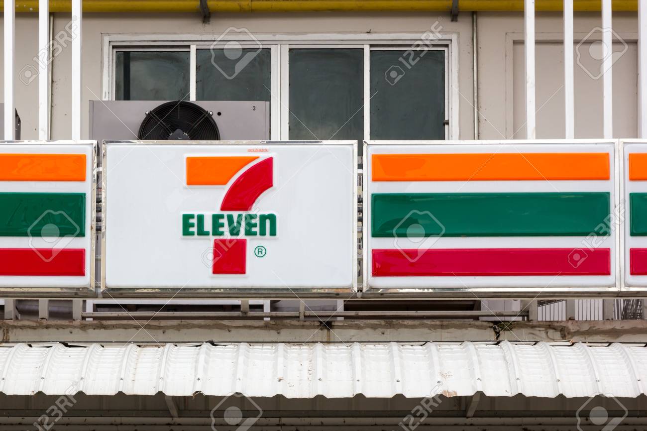 ナコン ラチャシマ タイ 15 年 11 月 10 日 タイでの店舗数が最大のセブン イレブンは コンビニエンス ストア の写真素材 画像素材 Image