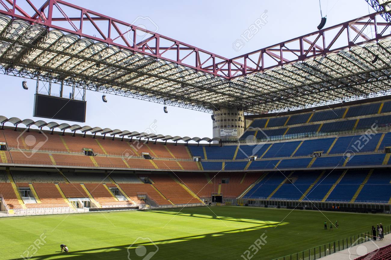 スタディオ・ジュゼッペ・メアッツァは、一般的にサン・シーロとして知られています。イタリア・ミラノのサッカースタジアムで、A.C・ミラノ、インテルミラノの本拠地です。の写真素材・画像素材  Image 110651956