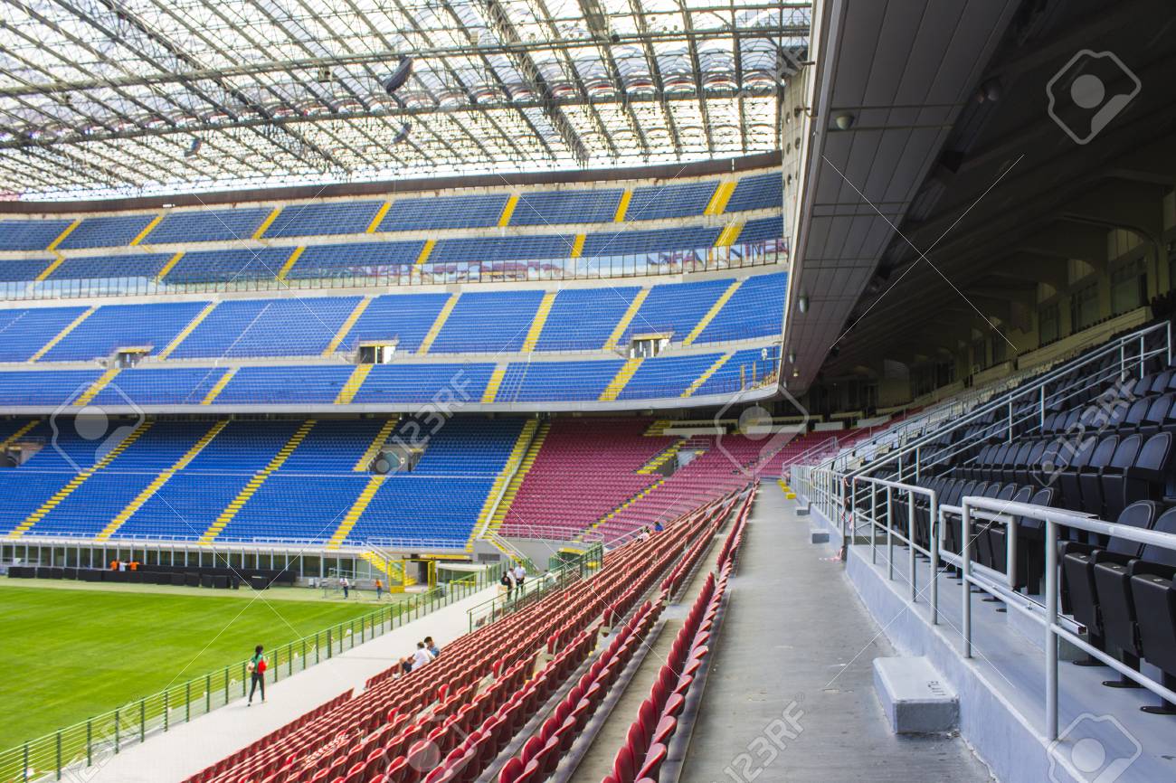 スタディオ・ジュゼッペ・メアッツァは、一般的にサン・シーロとして知られています。イタリア・ミラノのサッカースタジアムで、A.C・ミラノ、インテルミラノの本拠地です。の写真素材・画像素材  Image 110762160