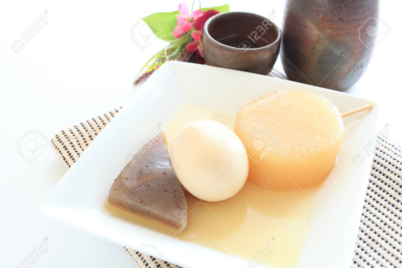 和食 おでんの大根とこんにゃく の写真素材 画像素材 Image