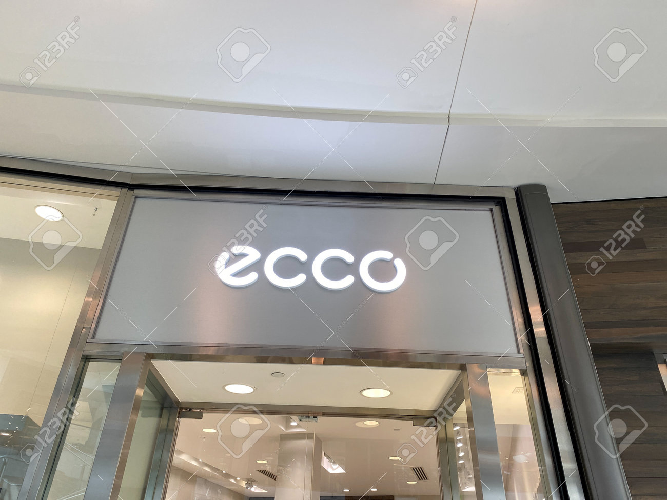 ecco retail store