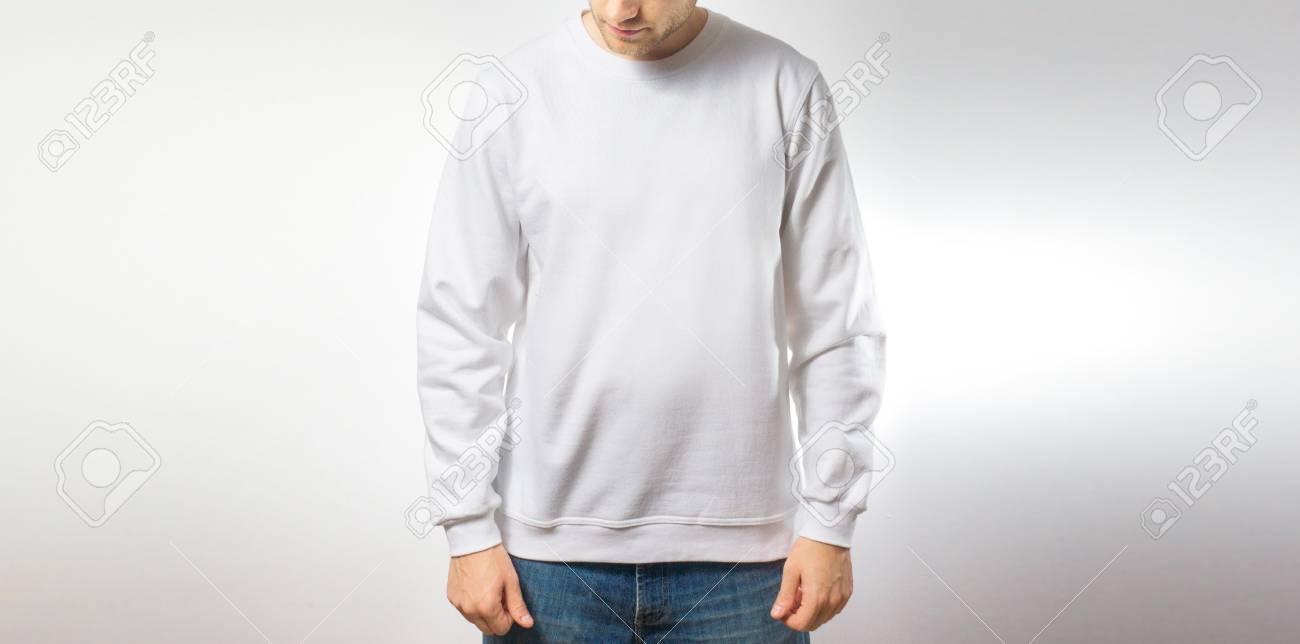 空白の白いスウェットシャツの男 立って 白い背景に微笑んで モックアップ フリースペース ロゴ デザイン デザインプリントのテンプレート の写真素材 画像素材 Image