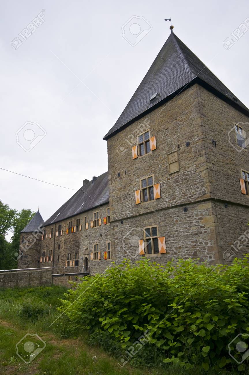 View Of The Moated Castle Haus Kemnade In Hattingen Stock Photo