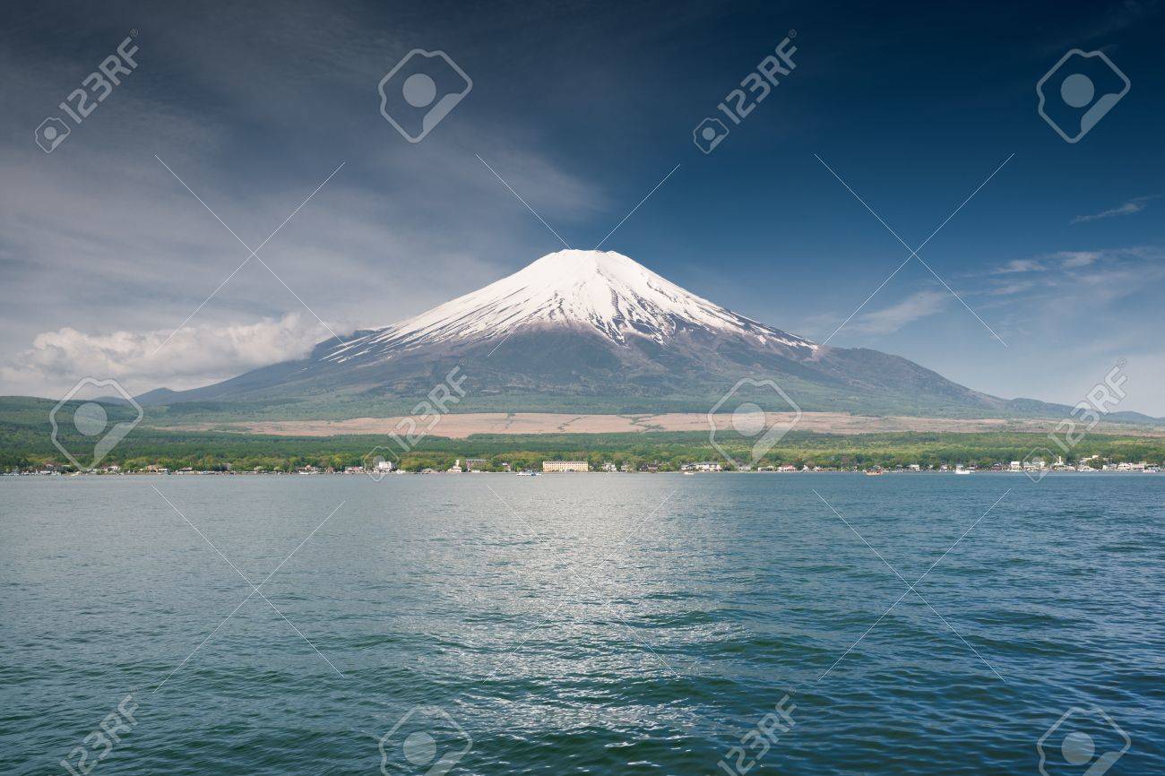 dramatic view on mount fuji with yamanakako seen form lake yamanaka how did mount fuji form