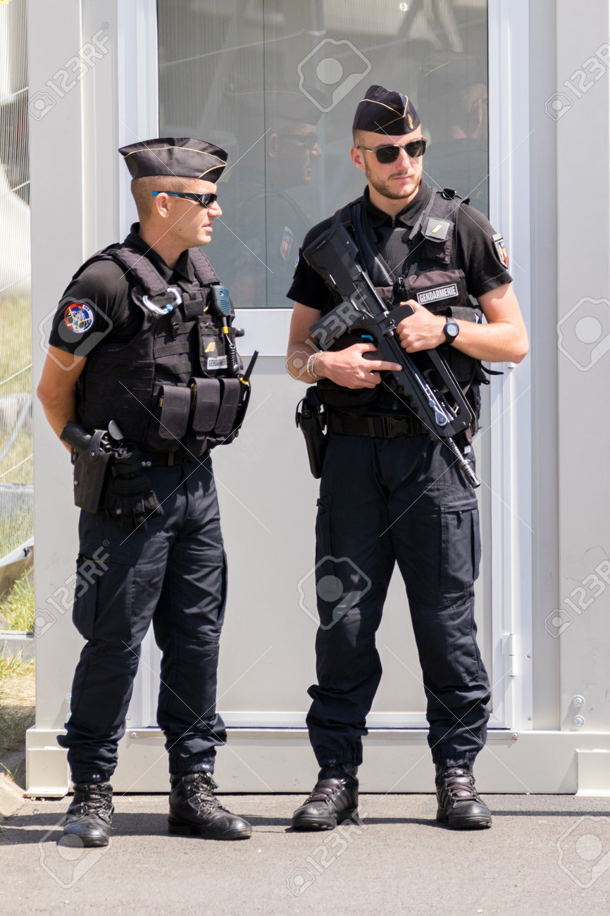Paris France 23 Juin 17 Gendarmerie Nationale Armee En Garde Au Salon Du Bourget 17 Banque D Images Et Photos Libres De Droits Image 3815