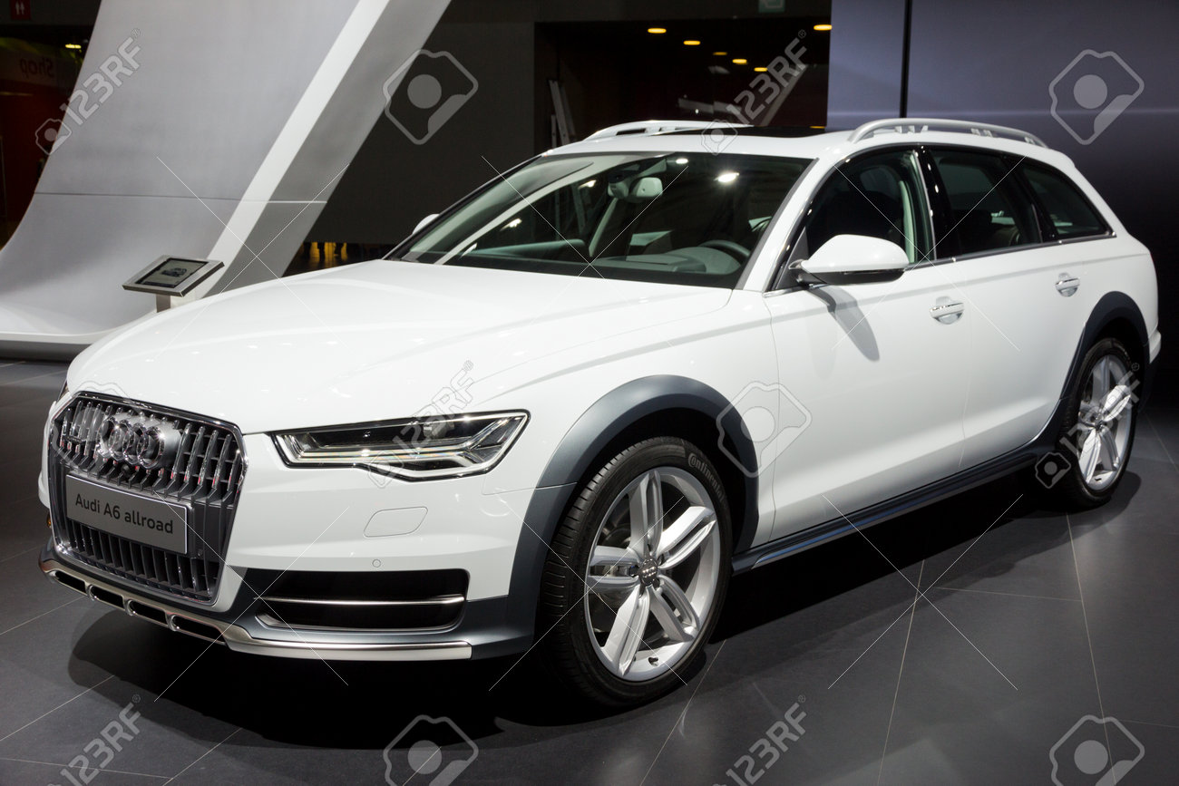 Bruselas 12 De Enero De 2016 Coche De Audi A6 Allroad Exhibido En El Salón Del Automóvil De Bruselas