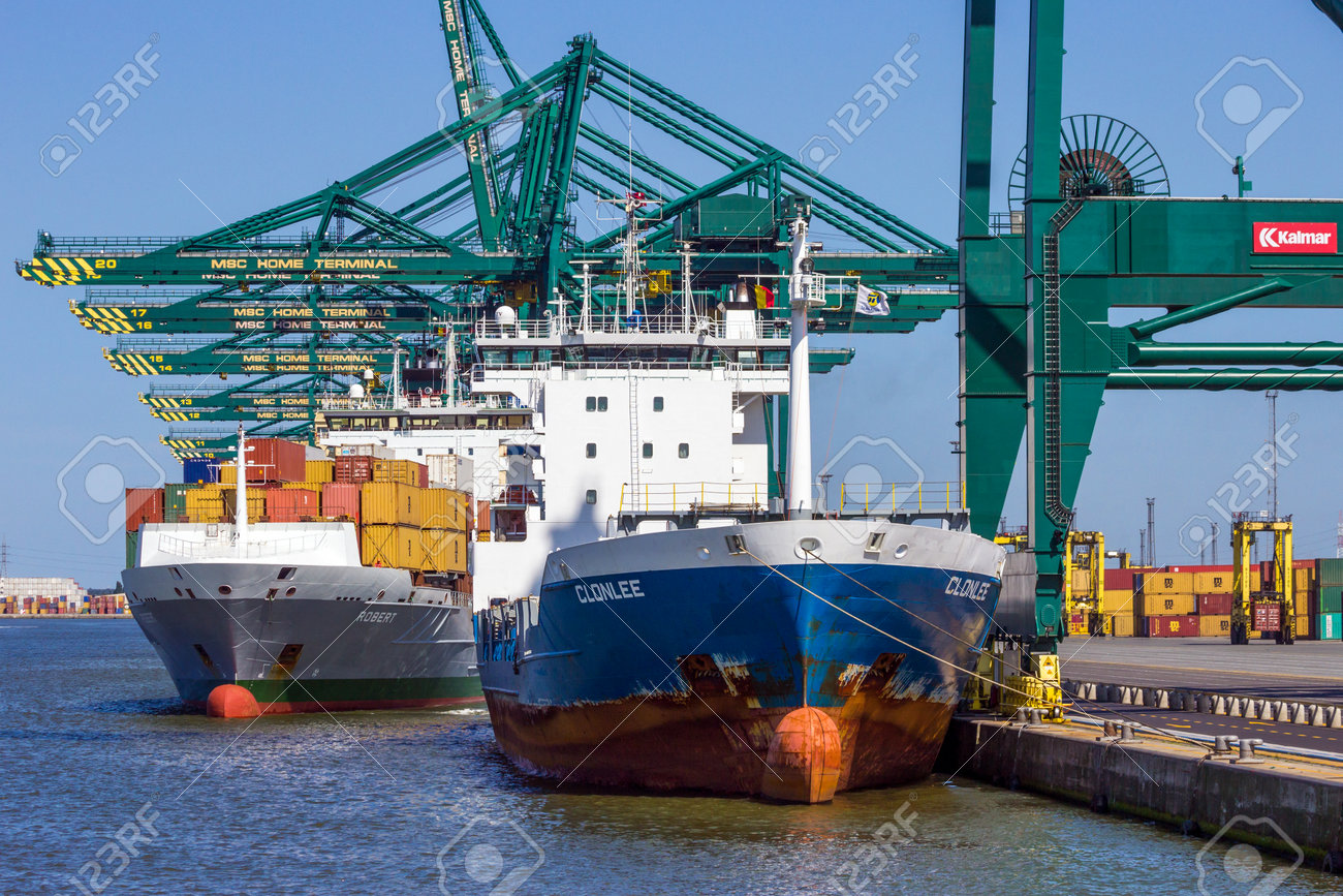 アントワープ ベルギー 7月9 13 アントワープ港のmscホームコンテナターミナルに係留コンテナ船 の写真素材 画像素材 Image