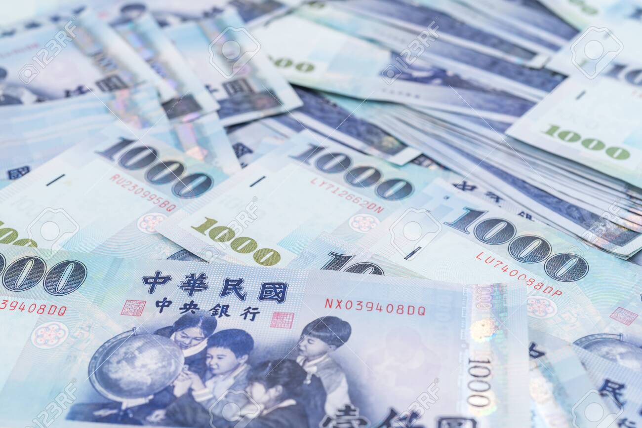 1000 New Taiwan Dollars Isolated On White Background 免版權照片，圖片，畫像及圖片庫. Image  122095556