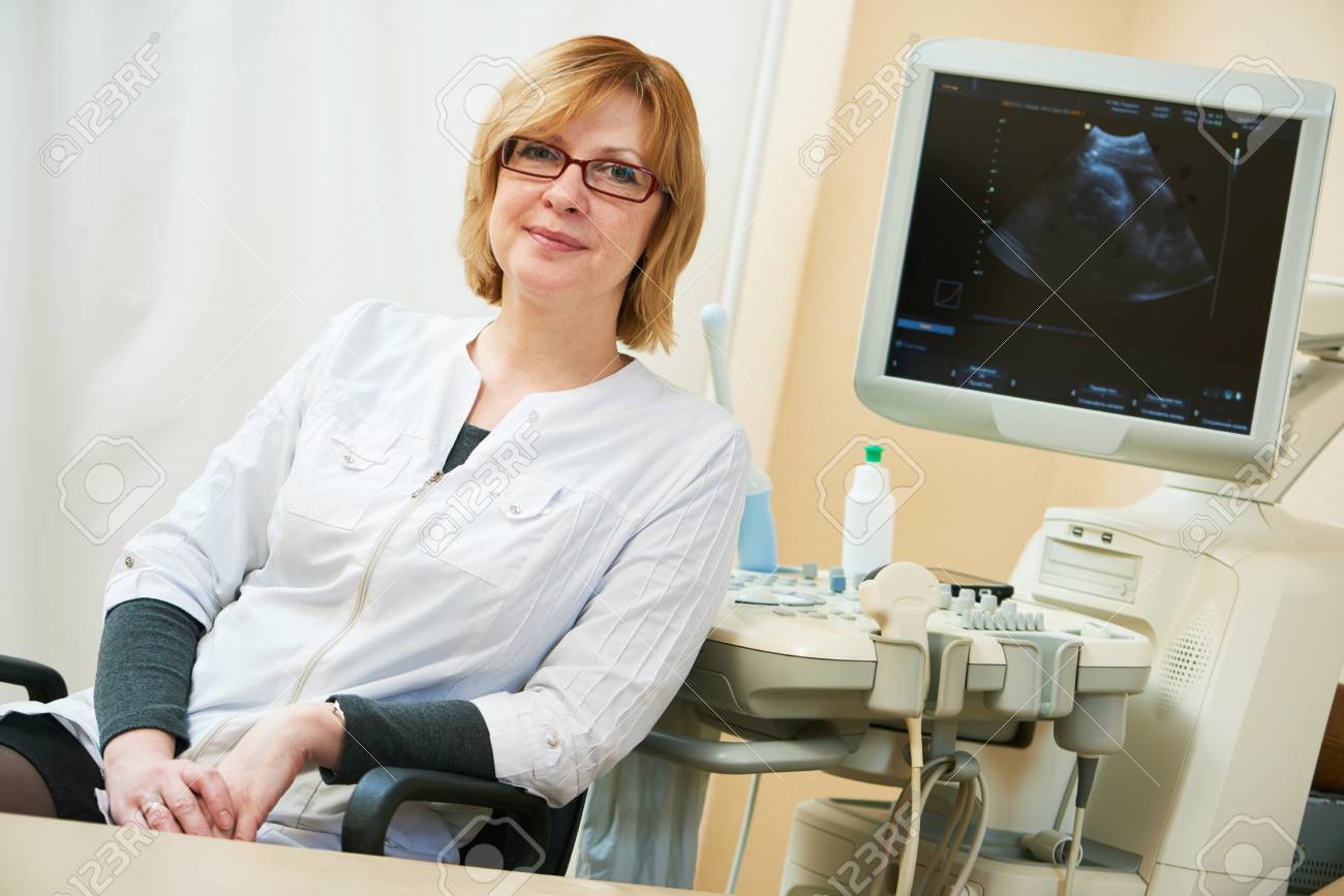 Ultraschall Test Schwangerschaft Gynakologe Fotalen Lebens Mit Scanner Uberprufen Lizenzfreie Fotos Bilder Und Stock Fotografie Image
