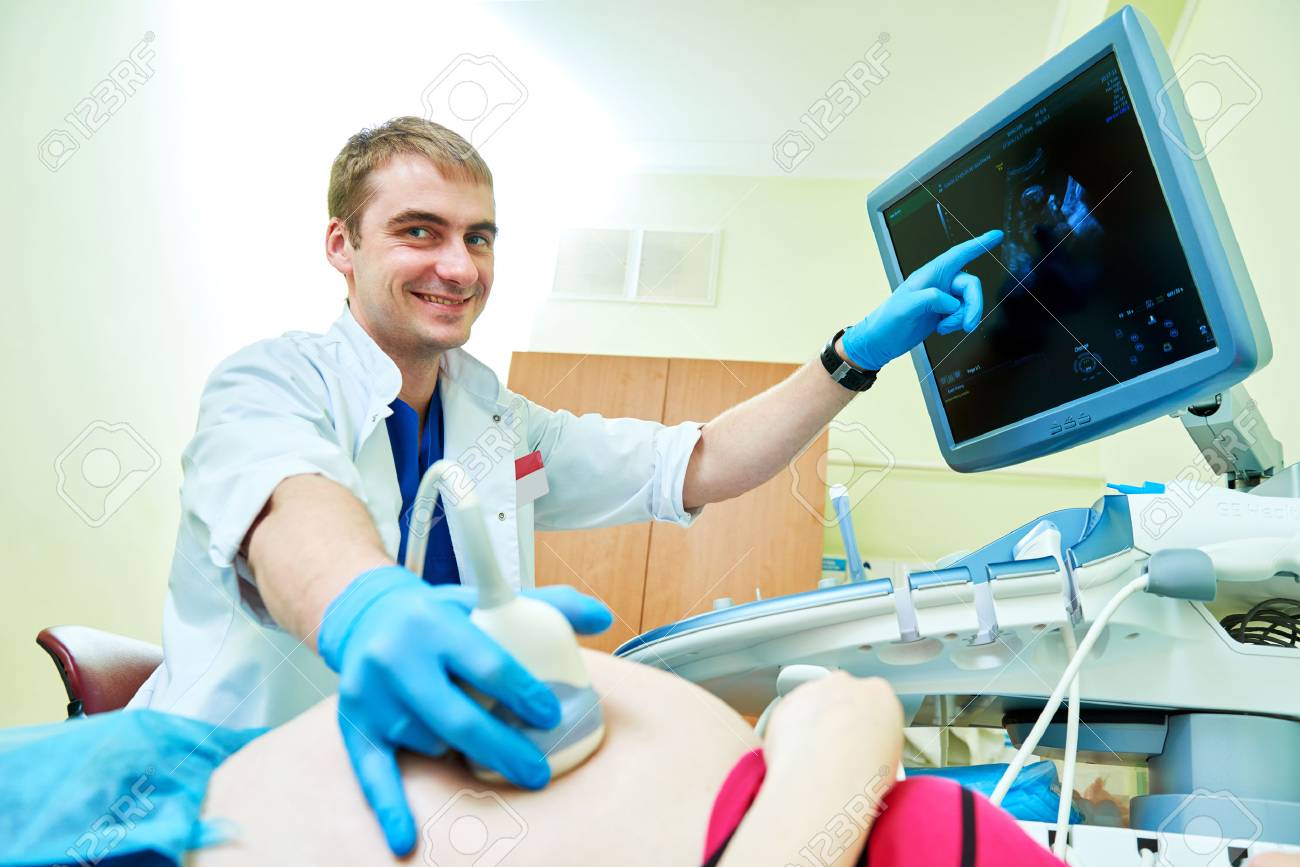 Ultraschall Test Schwangerschaft Gynakologe Fotalen Lebens Mit Scanner Uberprufen Lizenzfreie Fotos Bilder Und Stock Fotografie Image