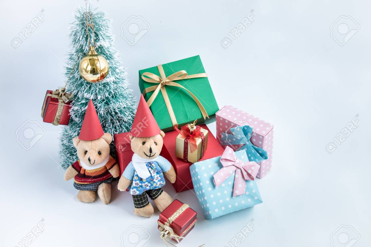 メリー クリスマスと幸せな新年の夜の光でクリスマスを飾る素敵な