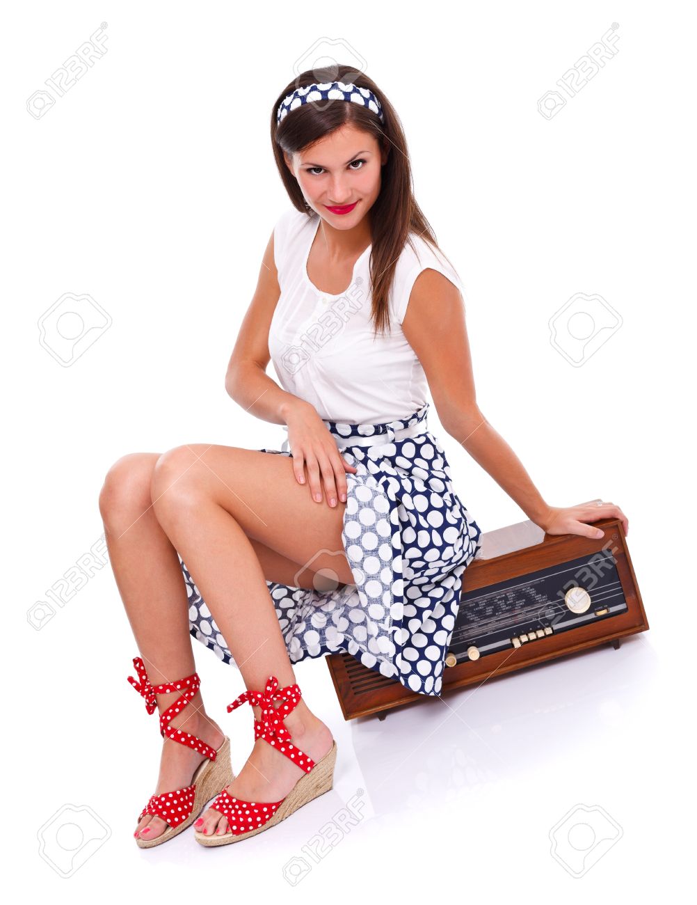 Girls Showing Legs Girls Showing Legs