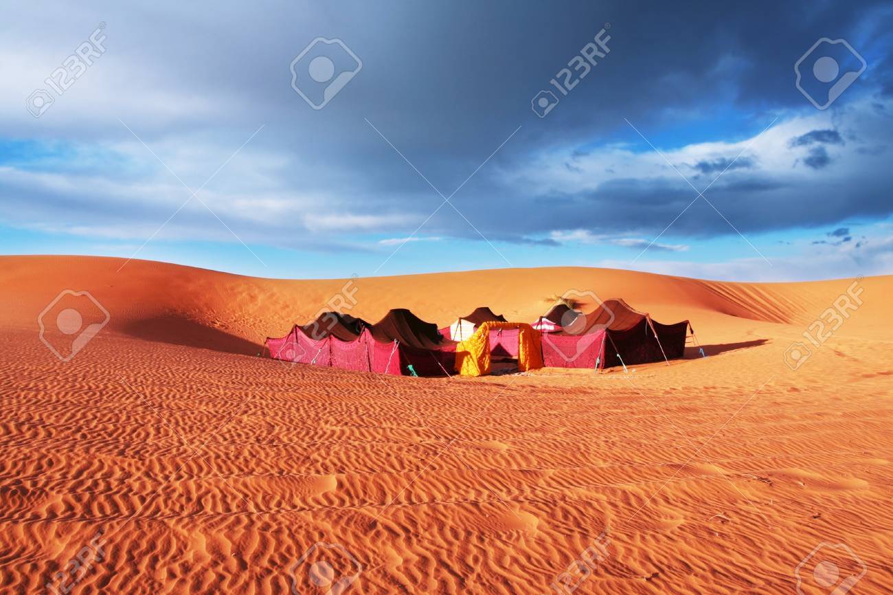 モロッコ サハラ砂漠のベドウィン キャンプ の写真素材 画像素材 Image 4312090