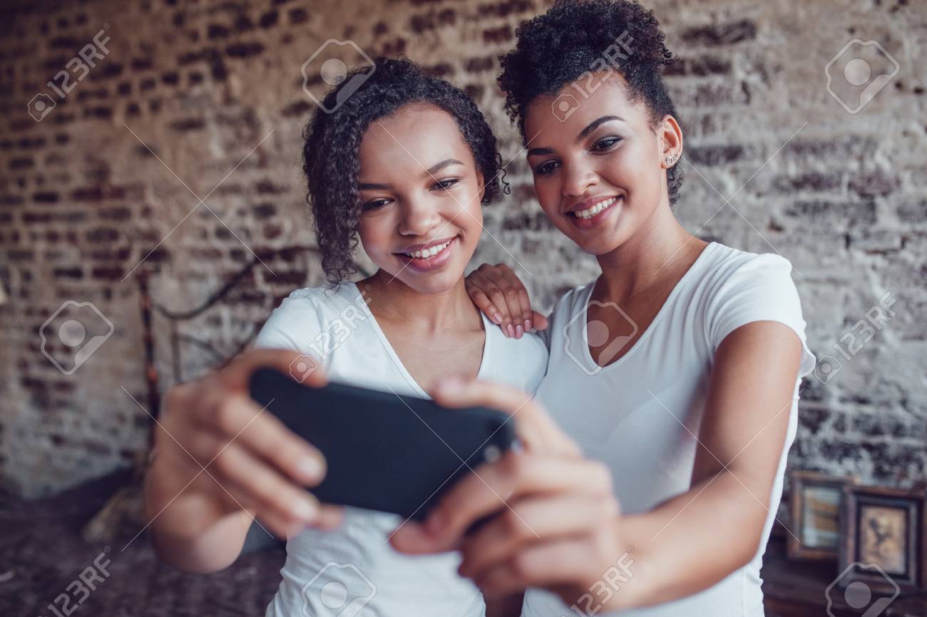 Comment deux femmes font l amour [PUNIQRANDLINE-(au-dating-names.txt) 60